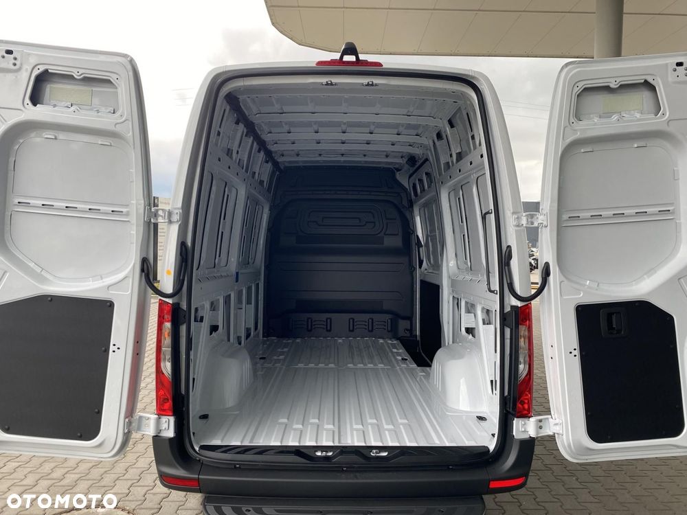 Mercedes-Benz Sprinter - 8