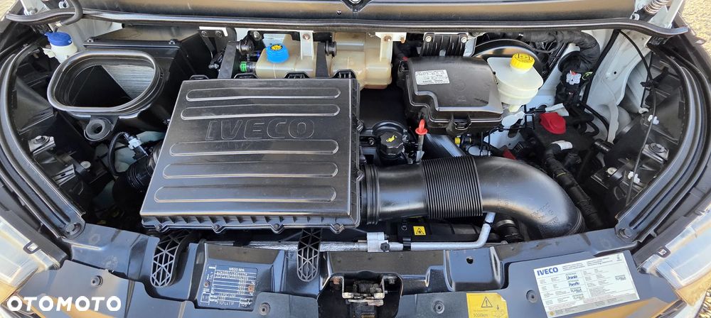 Iveco 35C17 35-170 3,0 HPI 170 KONNY KONTENER 4,2M WINDA CHŁODNIA CARRIER MROŻNIA ZASILANIE ZEWNĘTRZNE KLIMA BLIŻNIAKI DO 3,5T HIMATIC 8 BIEGOWY WEBASTO - 19