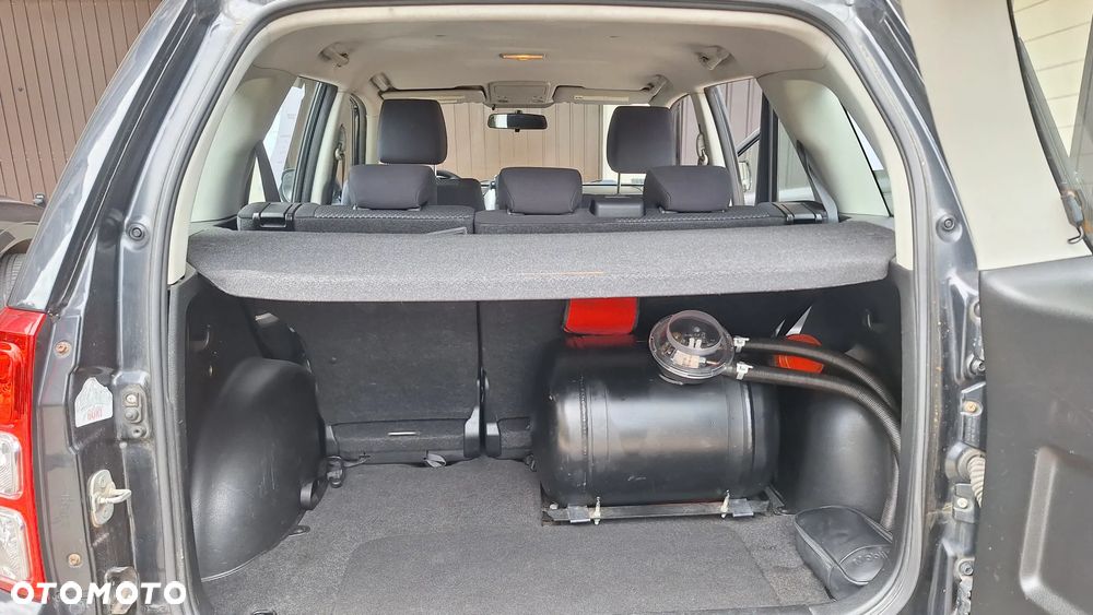 Suzuki Grand Vitara 2.7 V6 Premium - 11