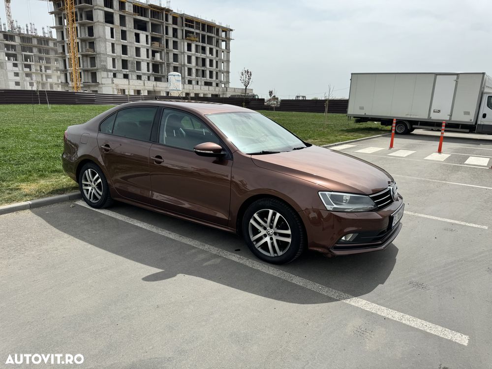 Volkswagen Jetta 2.0 TDI DSG Comfortline - 4