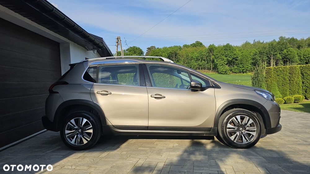 Peugeot 2008 1.2 Pure Tech GPF Allure S&S - 4