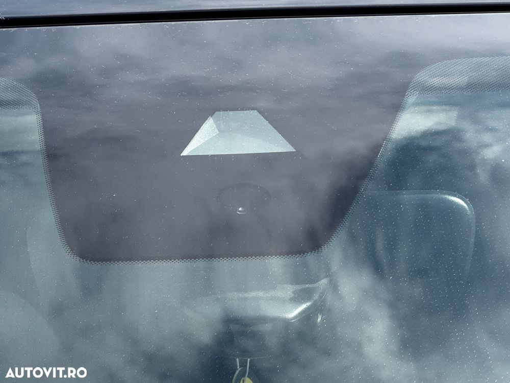 Citroën C4 PureTech 130 Stop&Start EAT8 SHINE - 33