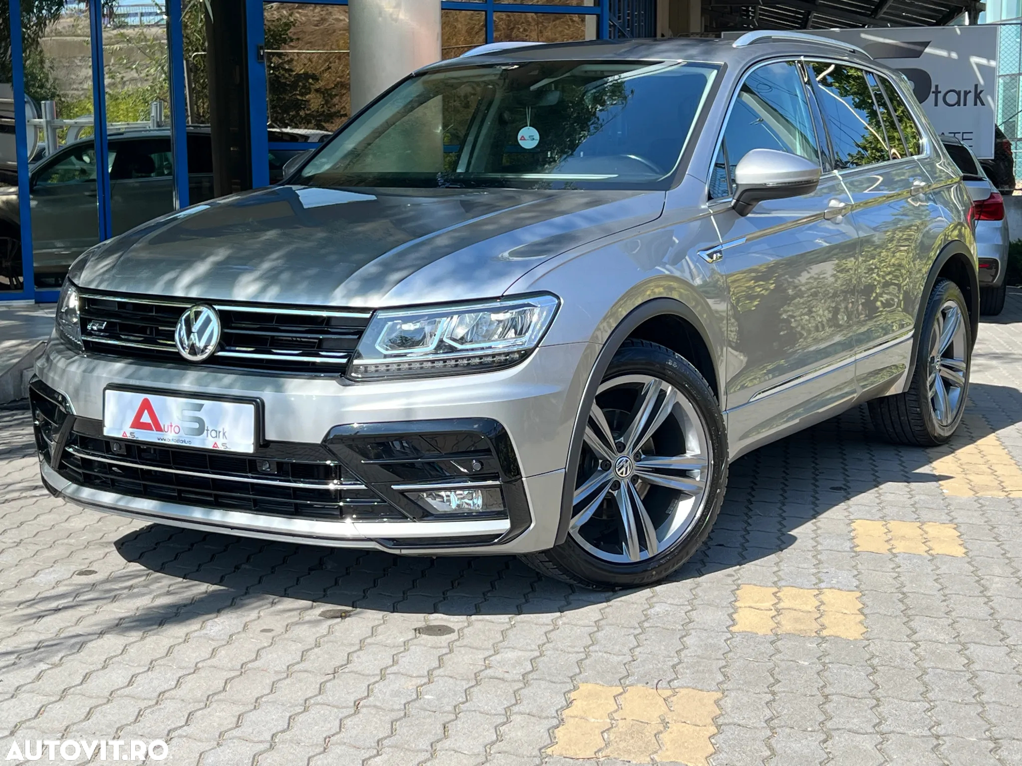 Volkswagen Tiguan 2.0 TDI SCR 4MOTION DSG R-Line - 9