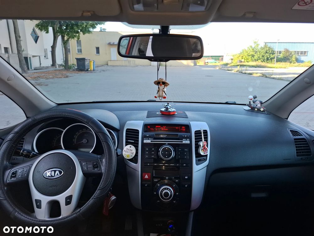 Kia Venga 1.6 L - 6