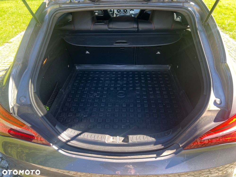 Mercedes-Benz CLA 180 7G-DCT AMG Line - 12