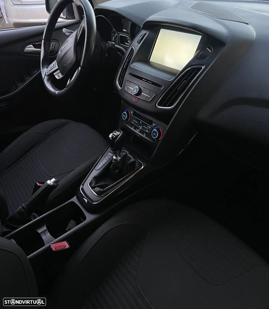 Ford Focus 1.0 SCTi Titanium - 9