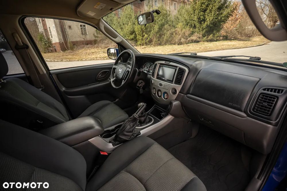 Mazda Tribute 4x4 Adventure Comfort - 34