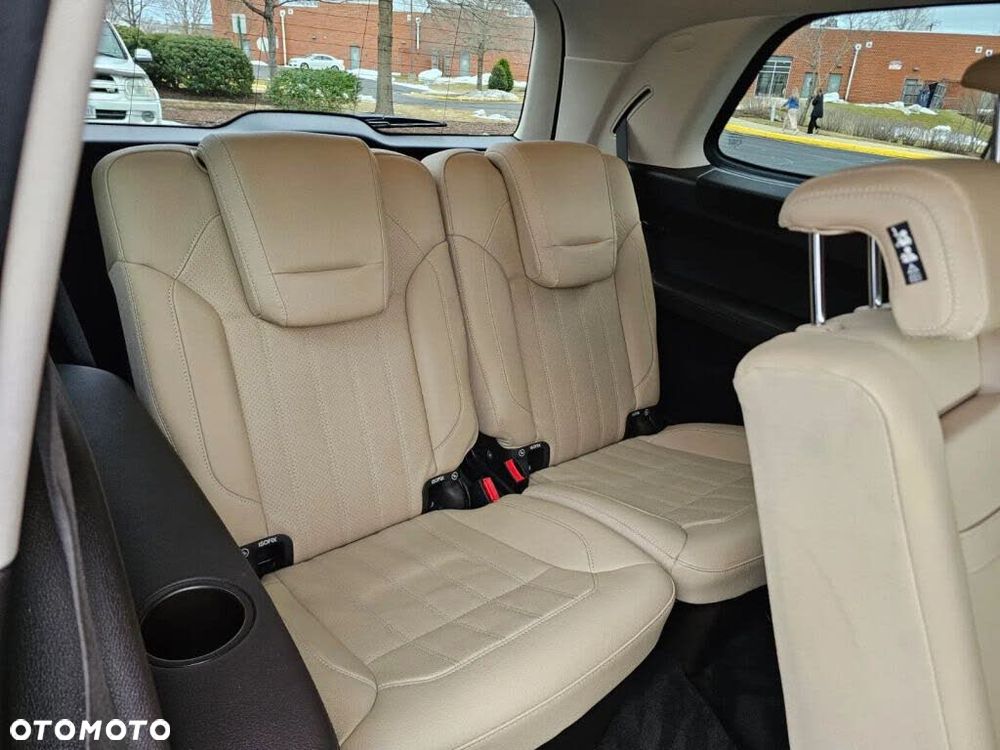 Mercedes-Benz GLS - 9