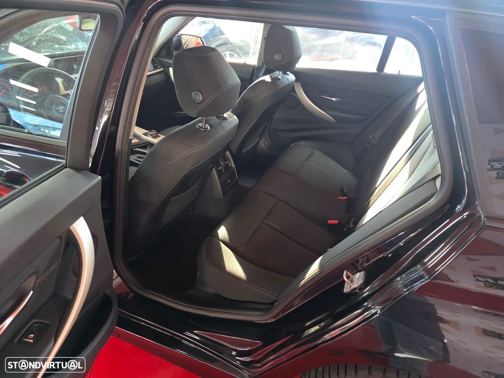 BMW 320 d Touring Aut. Sport Line - 28