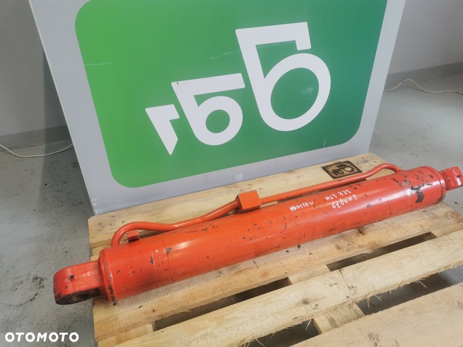 Cylinder hydrauliczny podnoszenia teleskopa Manitou MLT 728 - 3