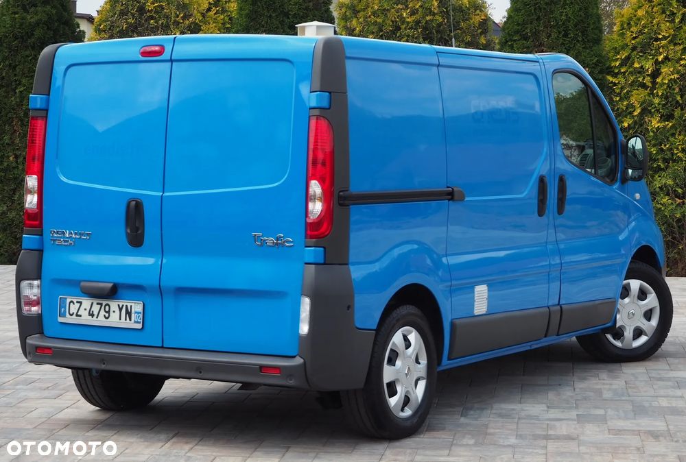 Renault TRAFIC - 2