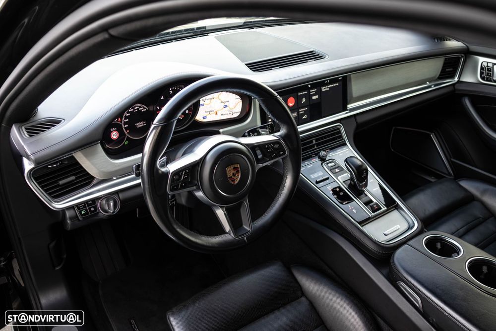 Porsche Panamera 4 S - 34