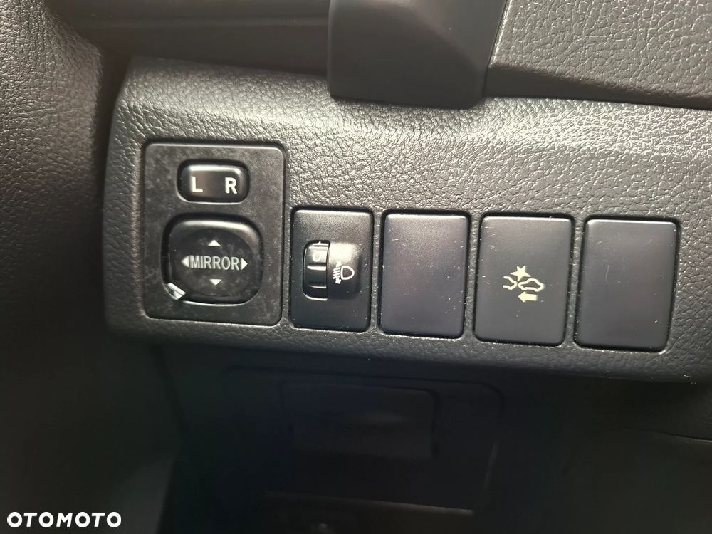 Toyota Auris 1.8 HSD Luna - 22