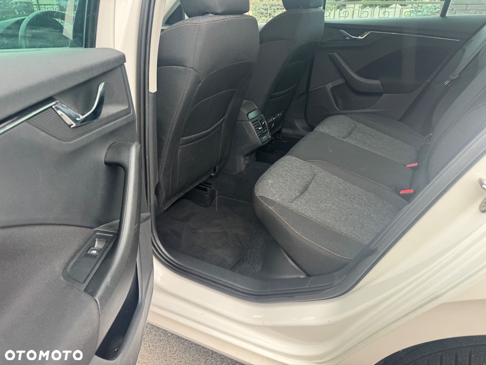 Skoda Kamiq 1.0 TSI DSG Clever - 12