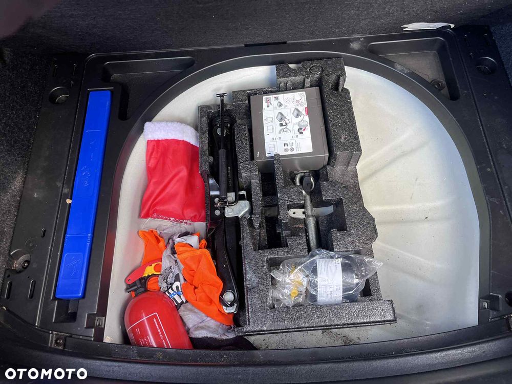 Volvo V40 D2 Momentum - 28