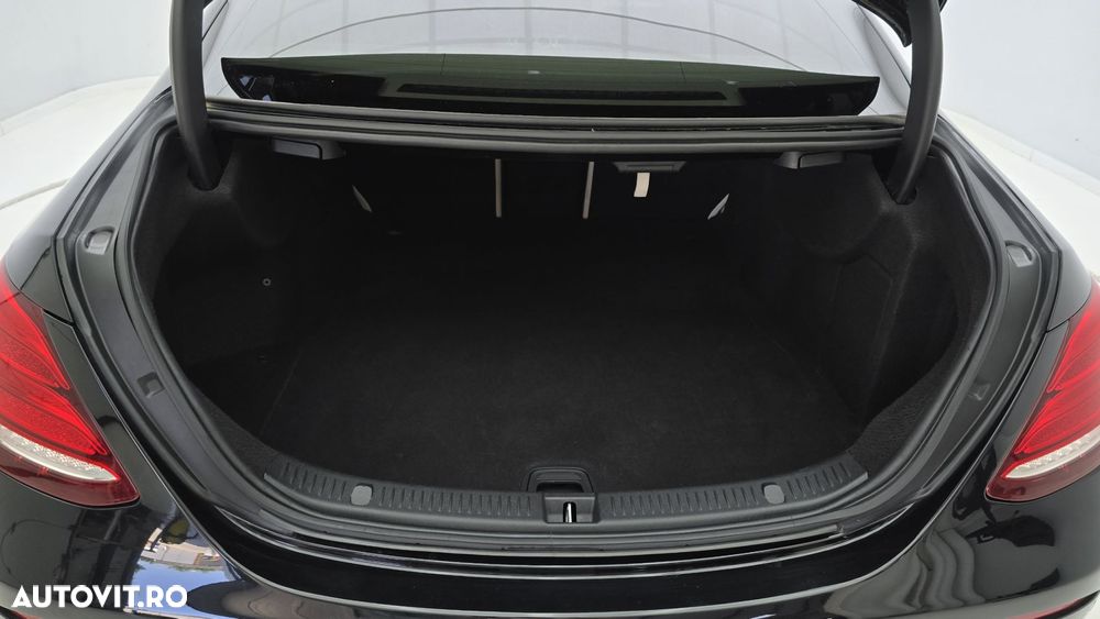 Mercedes-Benz E - 25