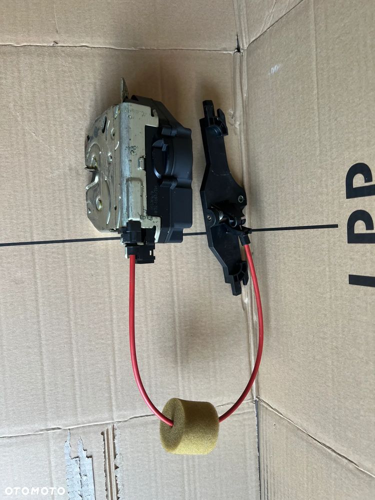 Zamek klapy bagażnika Mercedes E Klasa W211 Lift kombi A2117400235 - 2