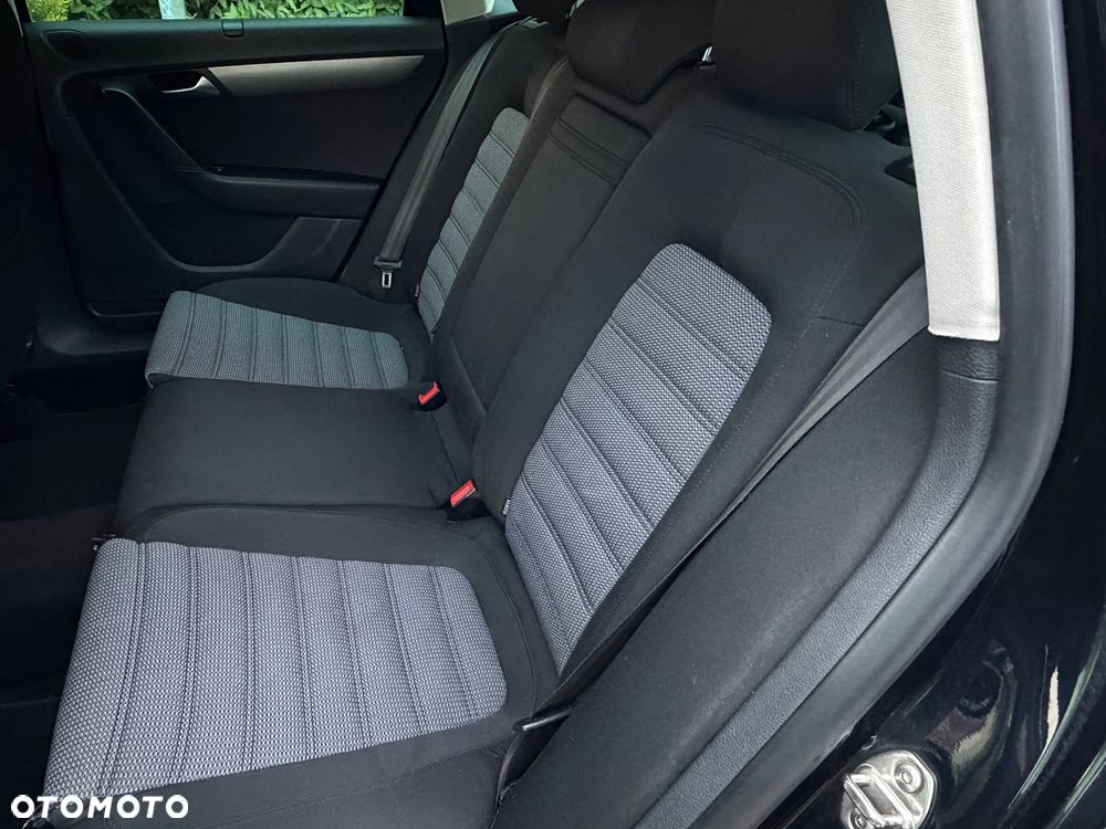 Volkswagen Passat 2.0 TDI Comfortline - 20