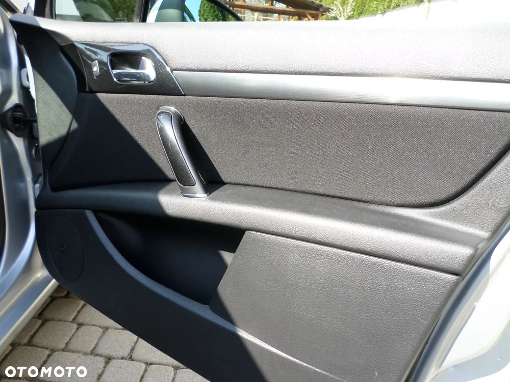 Peugeot 407 140 JBL - 16