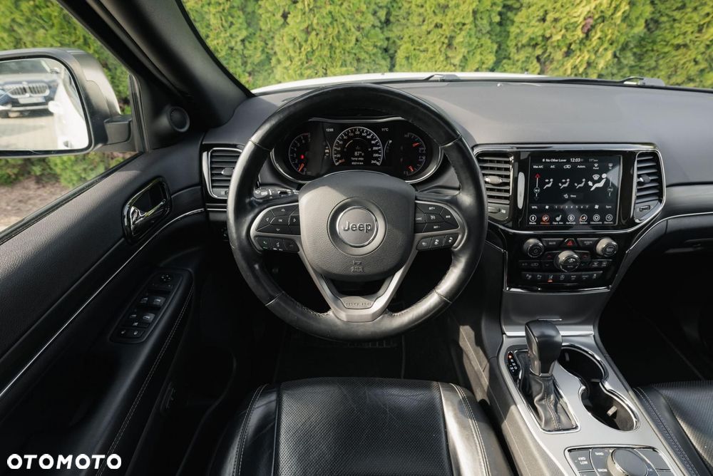 Jeep Grand Cherokee - 11