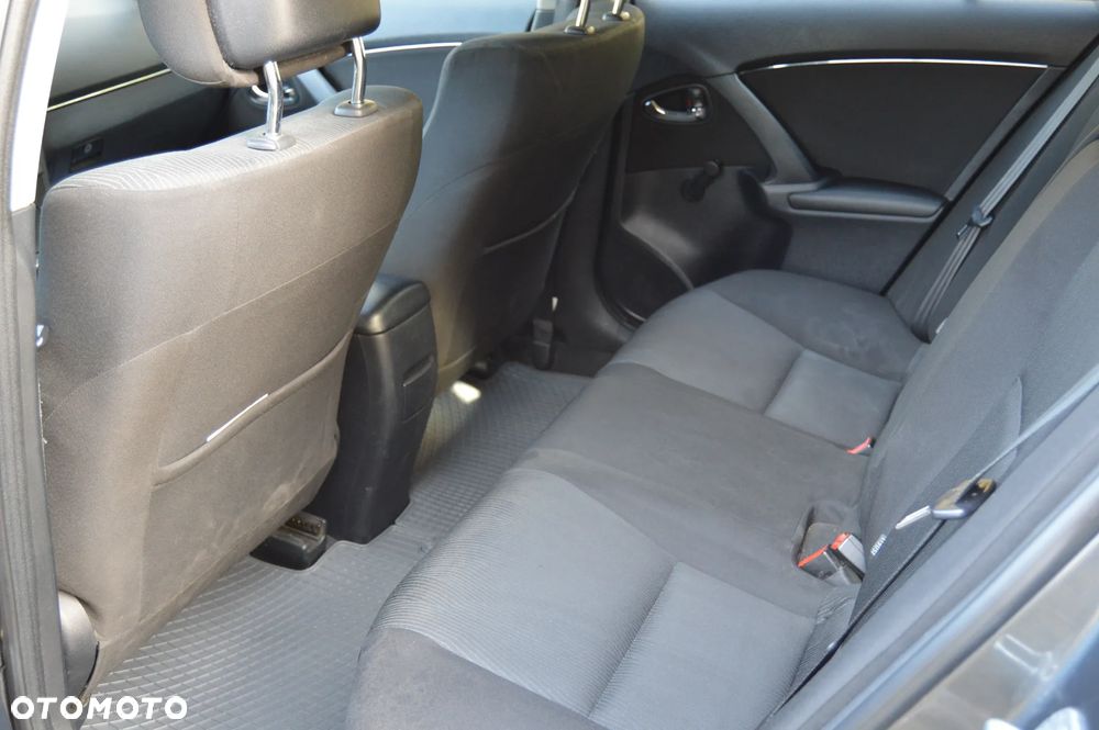 Toyota Avensis 2.0 D-4D Sol - 31