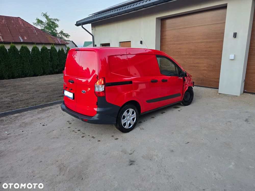 Ford Transit Courier - 8