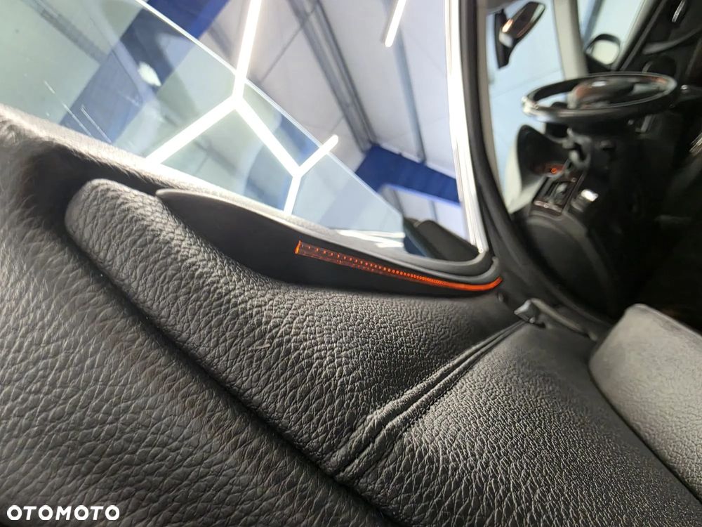 BMW Seria 3 320d Edition Exclusive - 25