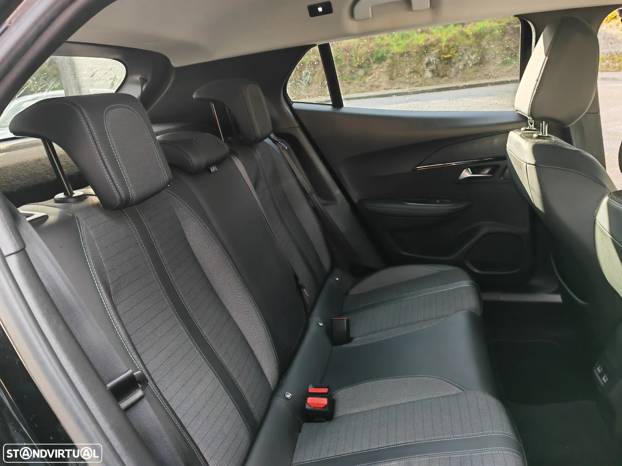Peugeot 2008 1.5 BlueHDi Allure Pack EAT8 - 15