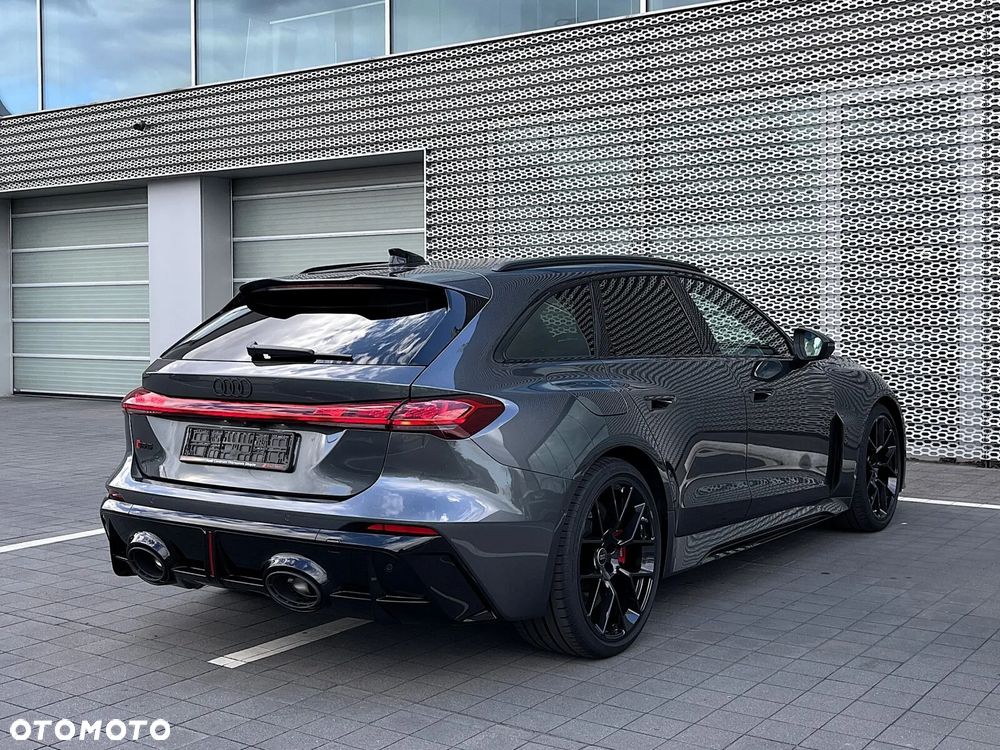 Audi RS5 Avant - 4