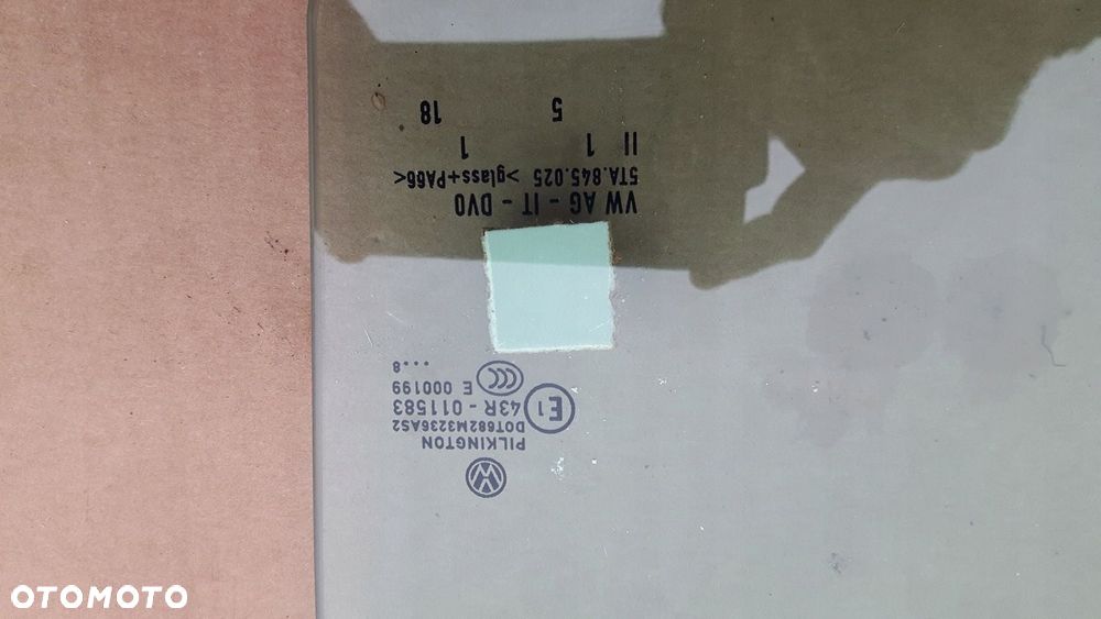 VW TOURAN SZYBA LEWY TYŁ 5TA845025 - 2