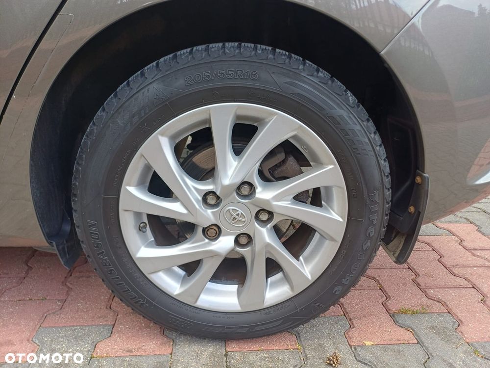 Toyota Auris 1.33 VVT-i Active - 24