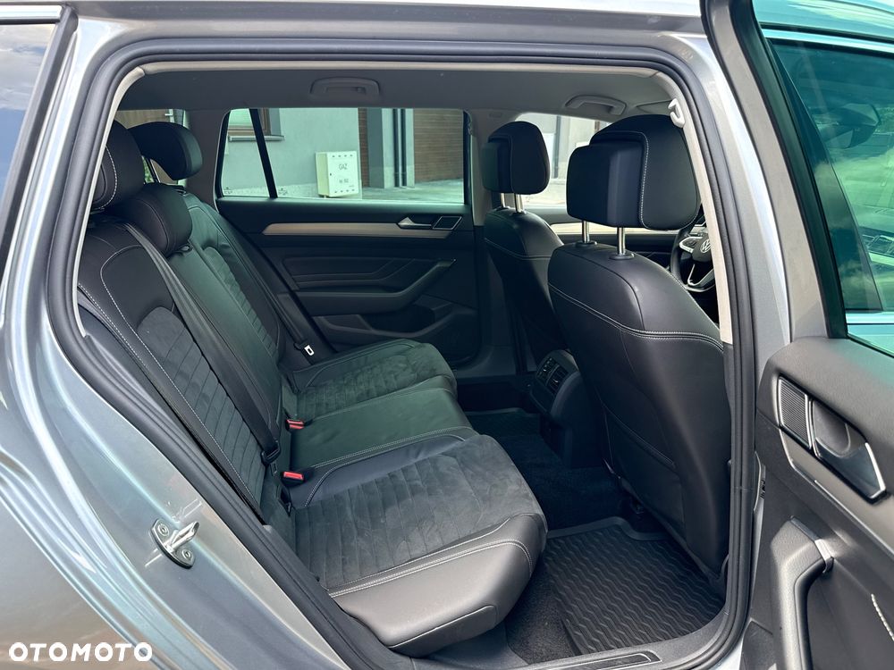 Volkswagen Passat - 22