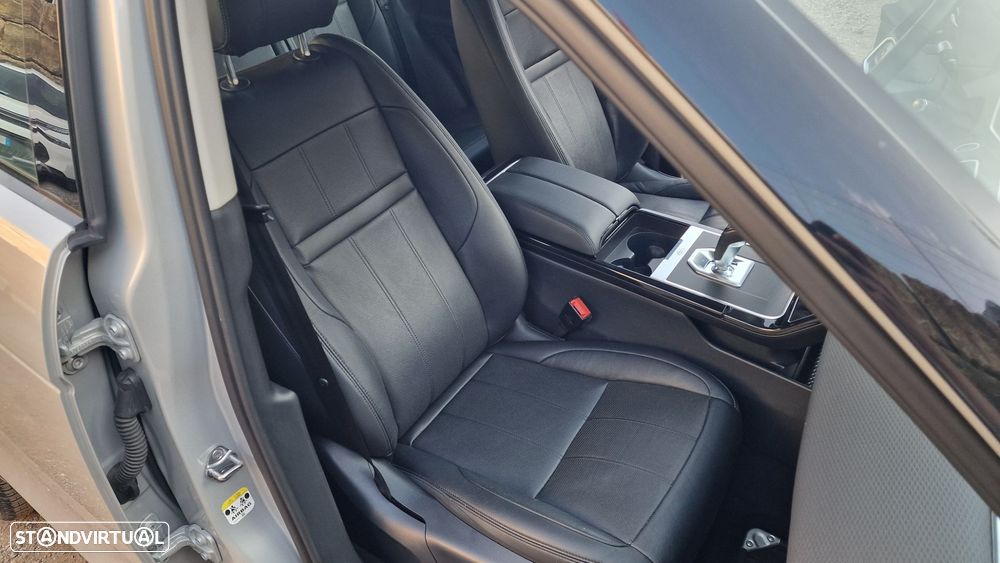 Land Rover Range Rover Evoque 1.5 P300e AWD Nolita Edition Auto - 35