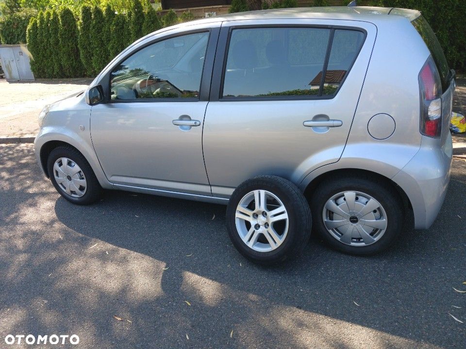 Daihatsu Sirion 1.3 - 3