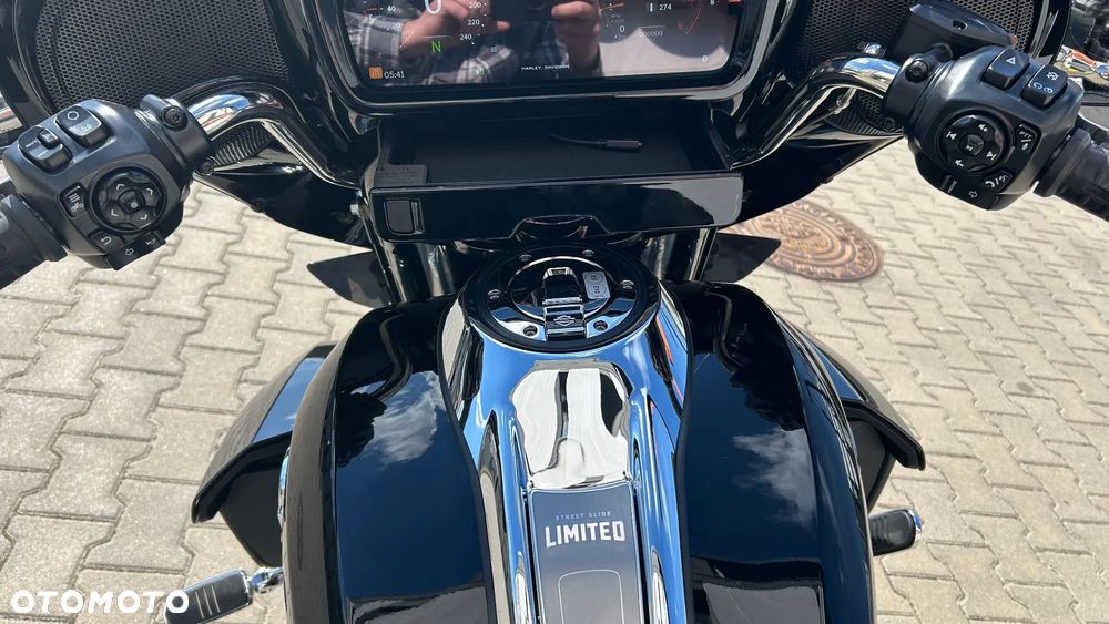 Harley-Davidson Touring Street Glide - 14