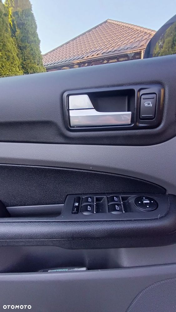 Ford Focus 1.6 16V Ghia - 11