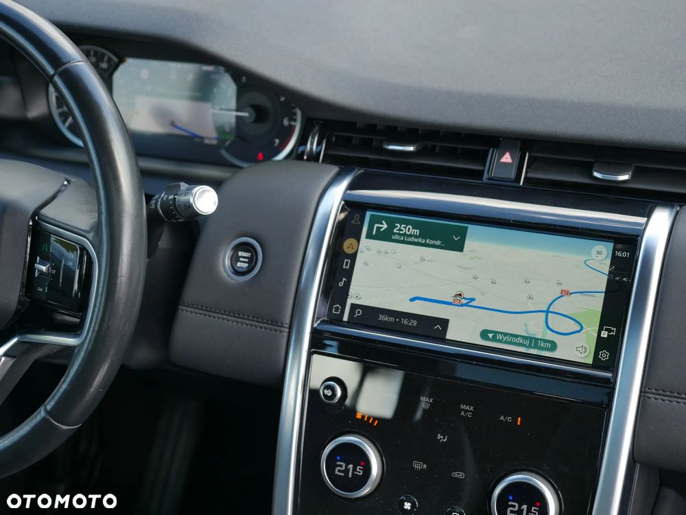 Land Rover Discovery Sport P300e SE - 19
