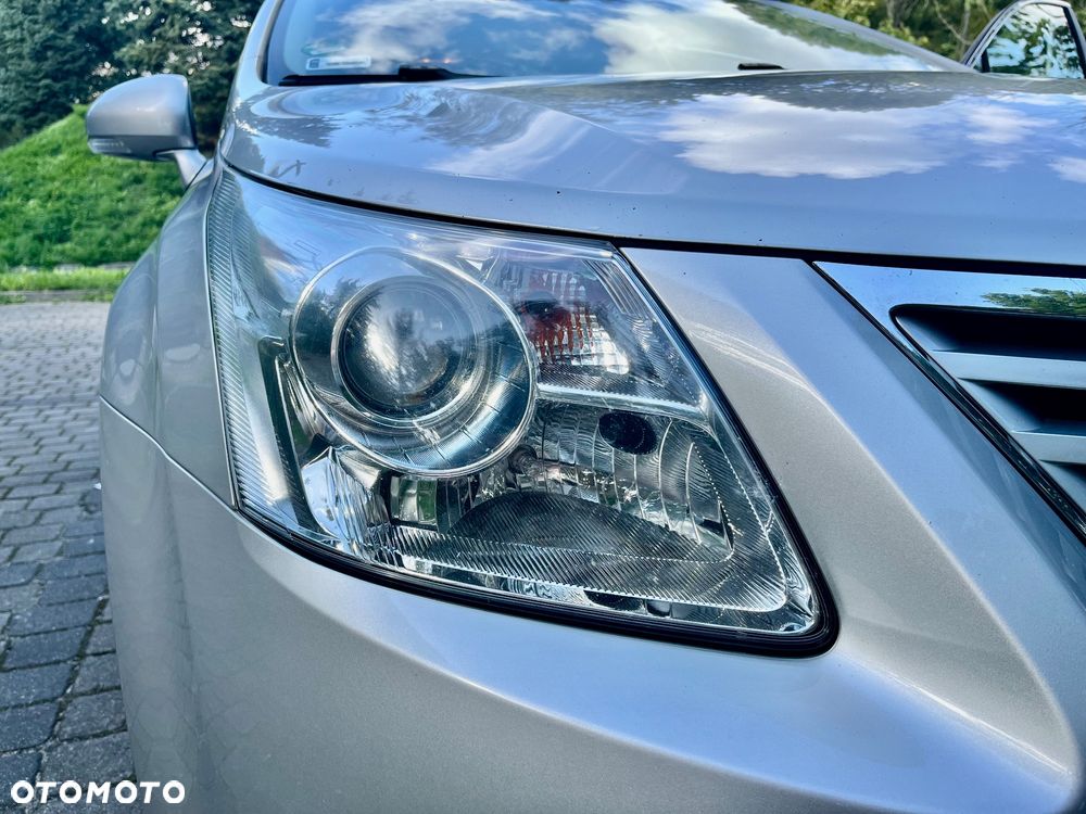 Toyota Avensis 2.0 D-4D Sol - 11