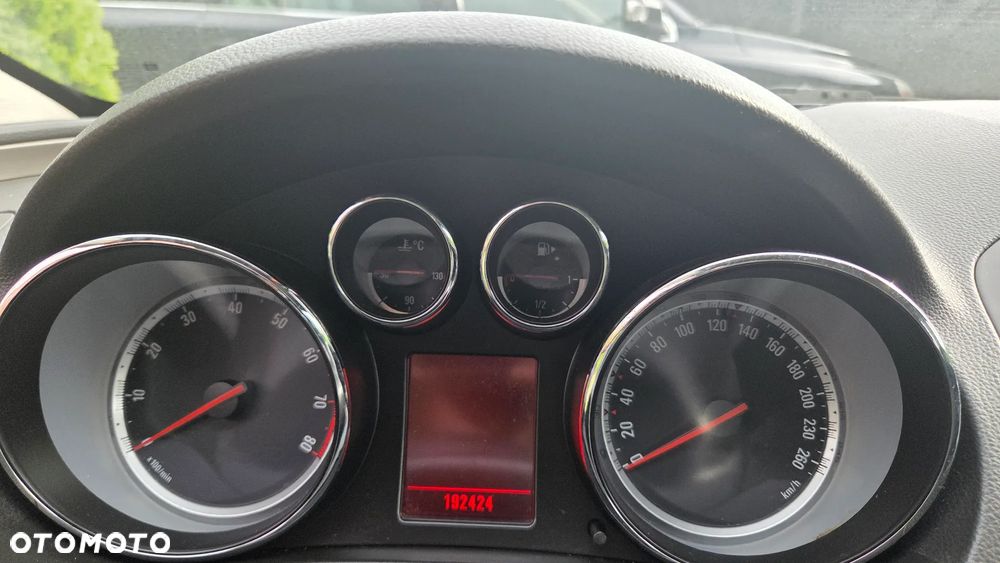 Opel Insignia 1.8 - 13