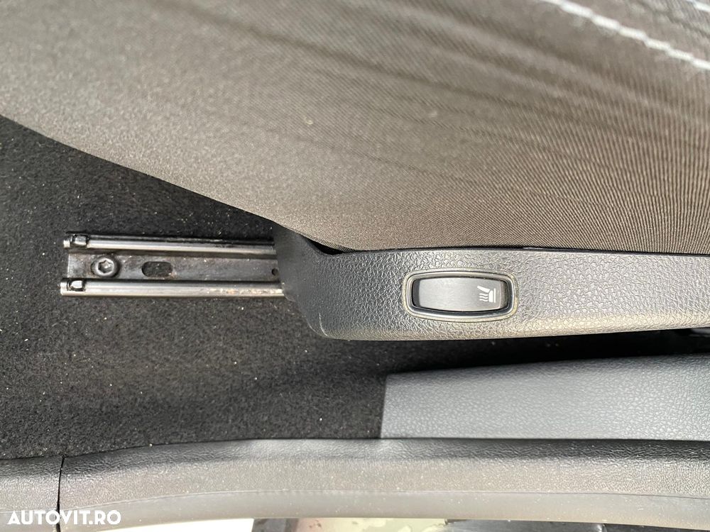 Dacia Lodgy TCe 115 Stepway - 9