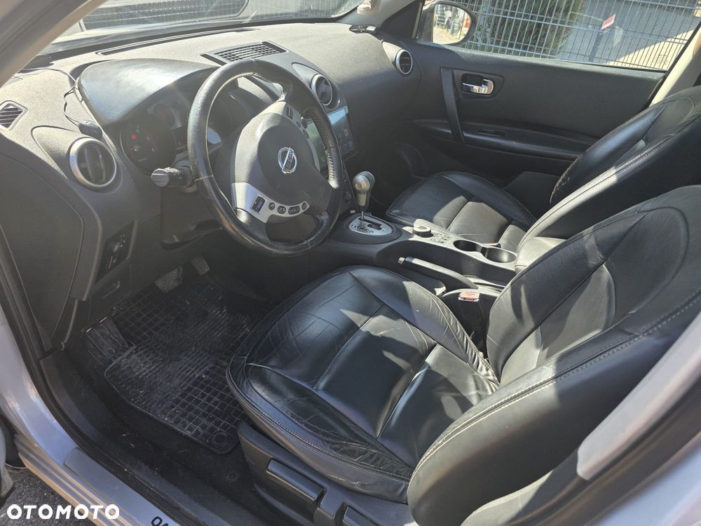 Nissan Qashqai 2.0 dCi 4 x 4 DPF tekna - 11