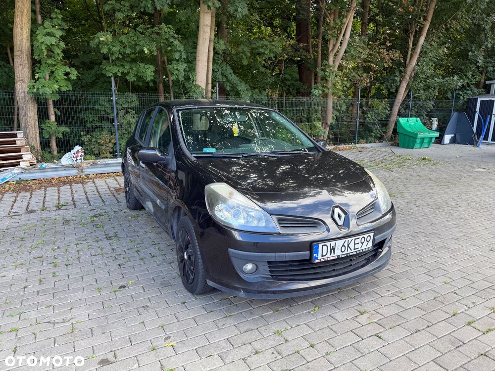 Renault Clio 1.2 16V 75 Expression - 1