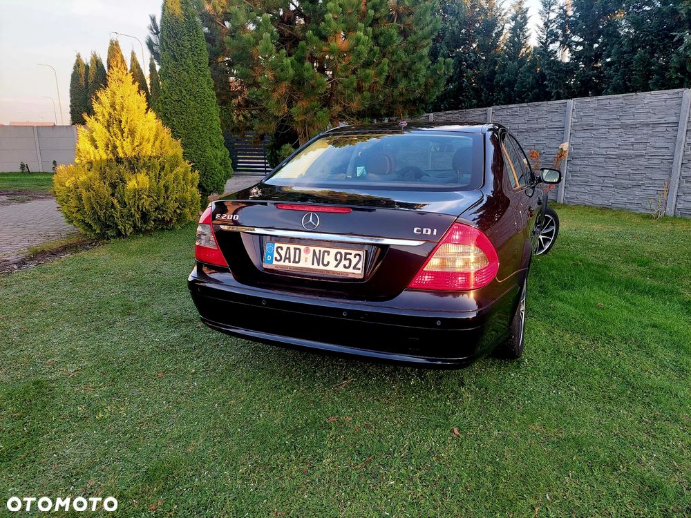 Mercedes-Benz Klasa E 200 CDI Classic - 11
