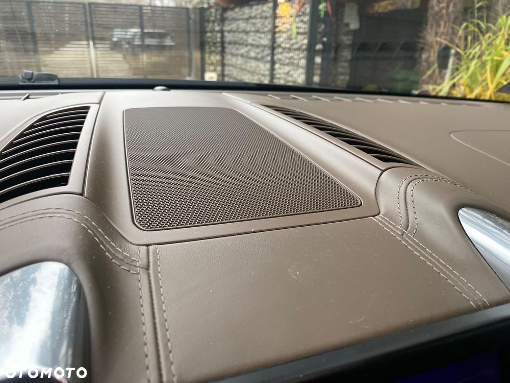 Porsche Cayenne - 29