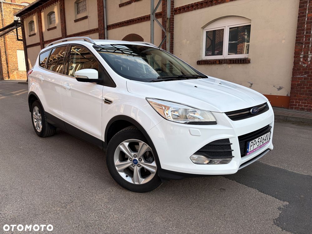 Ford Kuga 1.5 EcoBoost 2x4 Titanium - 2