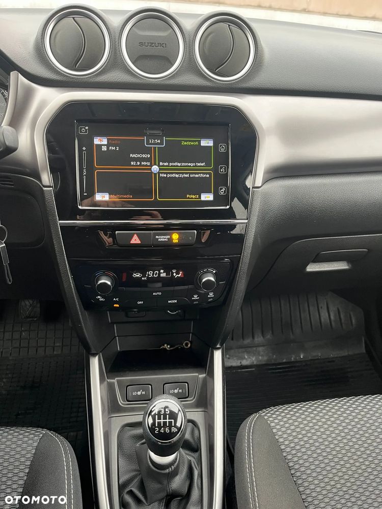 Suzuki Vitara 1.4 Boosterjet SHVS Premium 2WD - 17