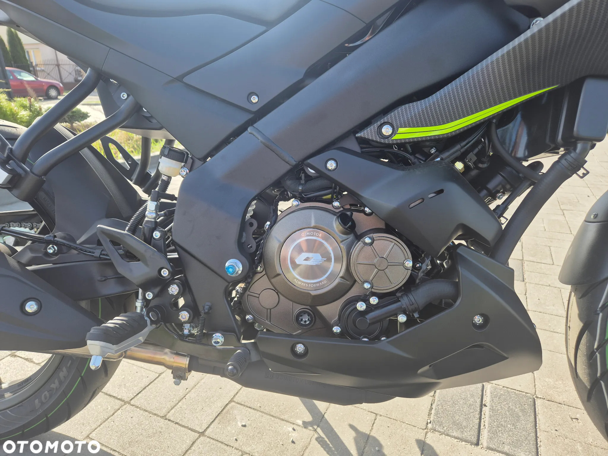 QJMOTOR SRK 125S - 11