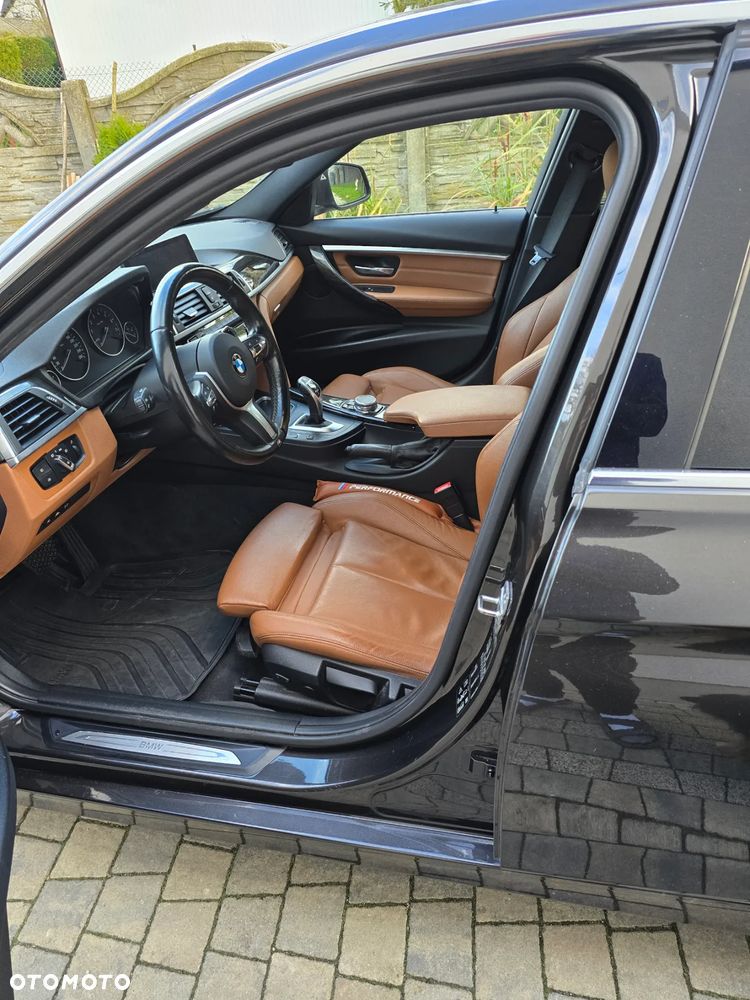 BMW Seria 3 330i xDrive Luxury Line - 11