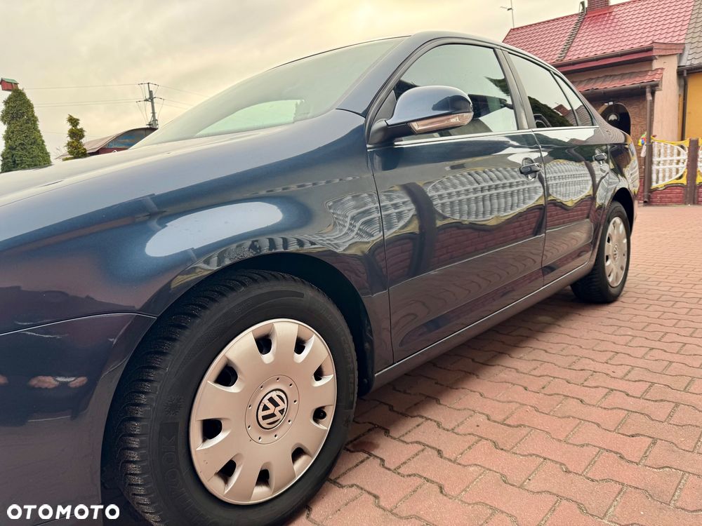 Volkswagen Jetta - 11