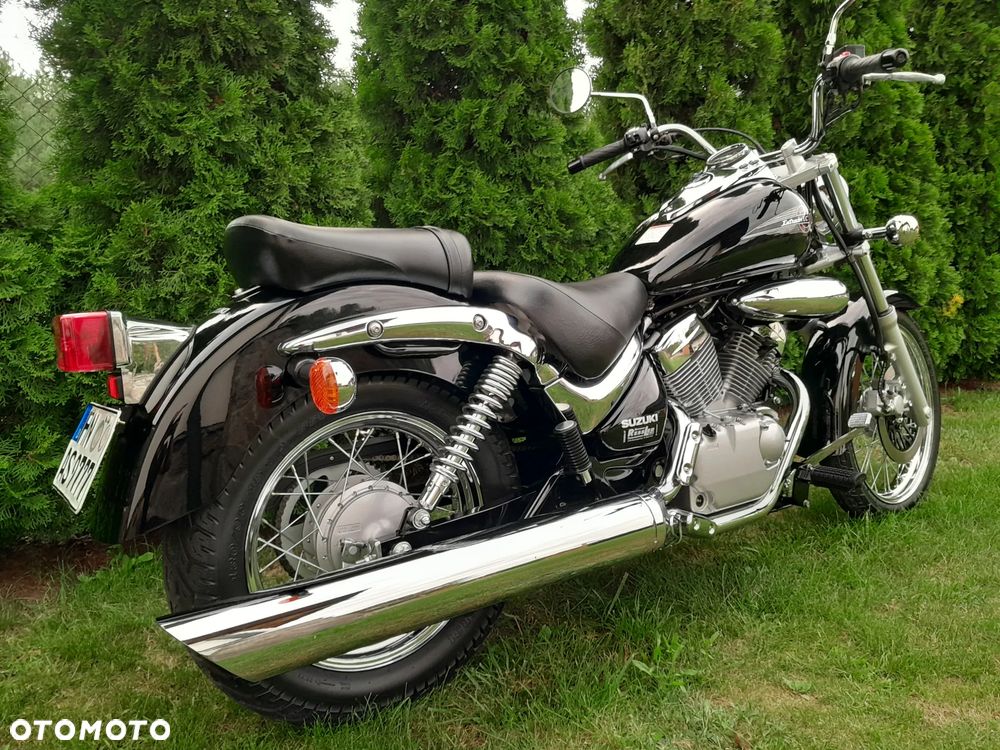 Suzuki Intruder - 14
